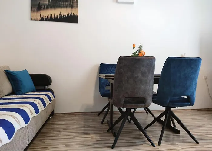 Taja Apartman *